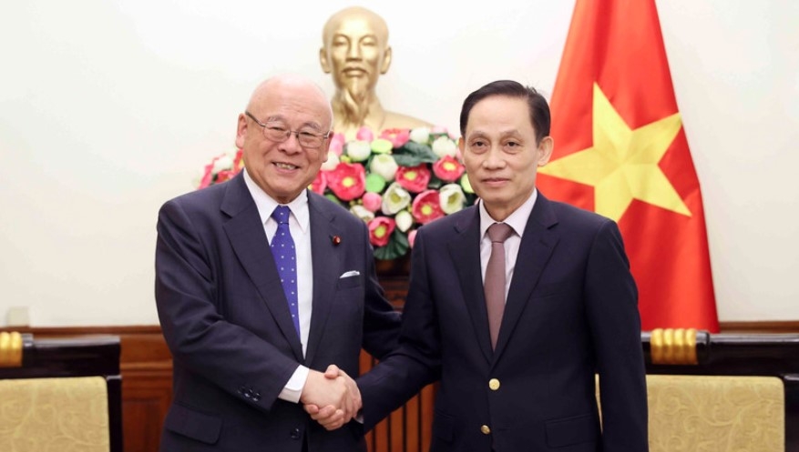 Foreign Minister meets Special Advisor to Japan-Vietnam Parliamentary Friendship